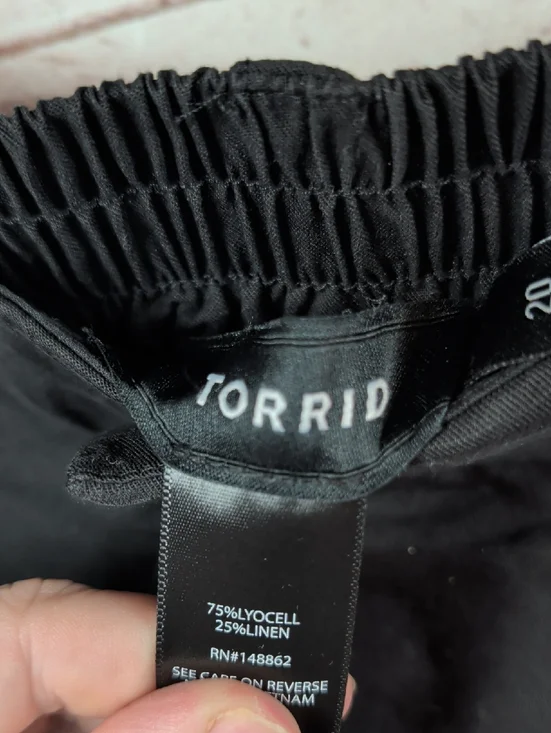 torrid Black Shorts Size 20 Like New - Picture 4 of 6